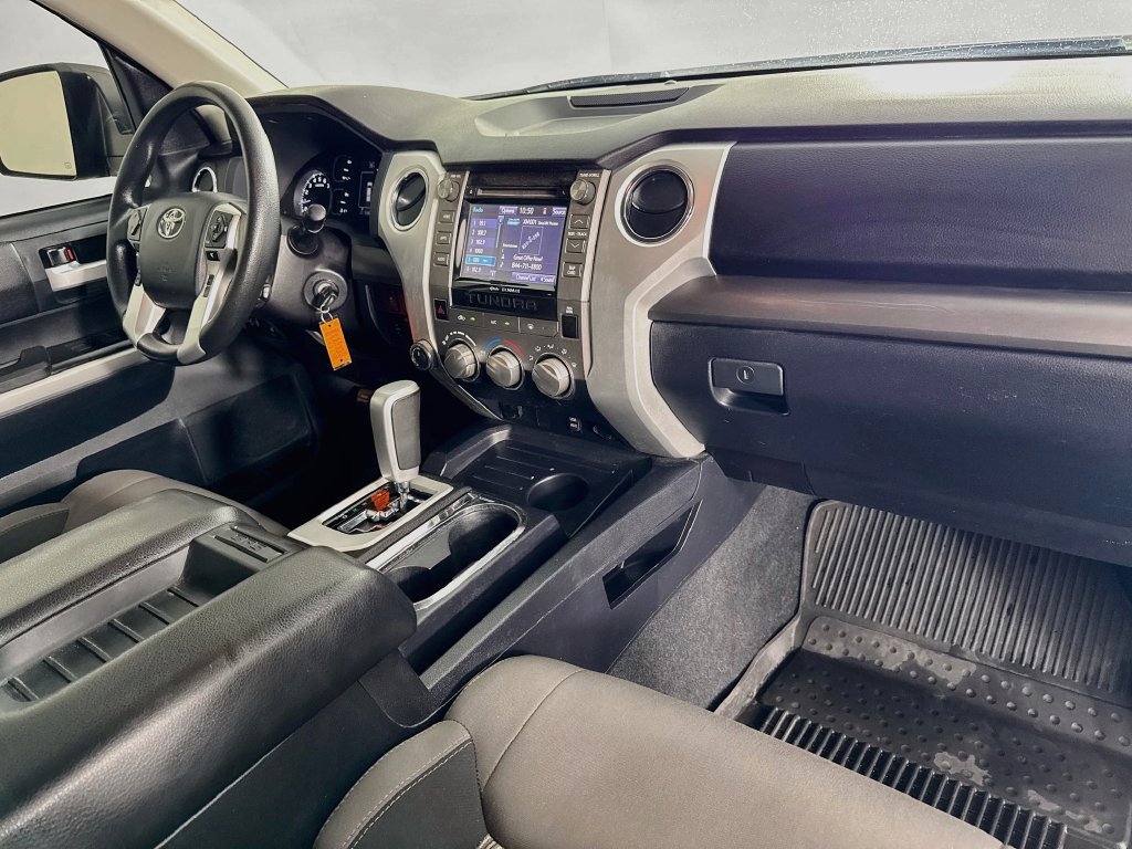 Used 2018 Toyota Tundra SR5 w/ SR5 Upgrade Package AWD/4WD image 32