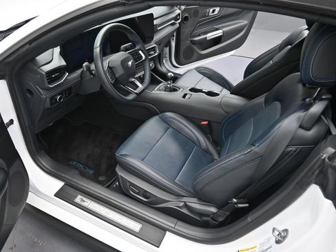 Used 2025 Ford Mustang GT Premium RWD image 11