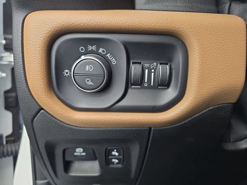Used 2019 RAM 1500 Limited AWD/4WD image 21