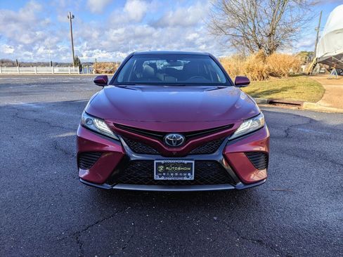Used 2018 Toyota Camry XSE image 2