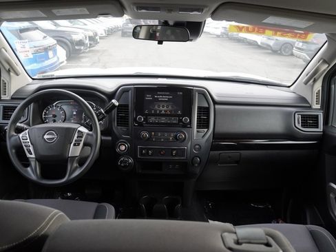 Certified 2023 Nissan Titan SV image 17