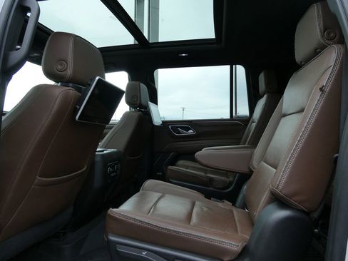 Used 2021 Chevrolet Suburban High Country w/ Premium Package AWD/4WD image 20