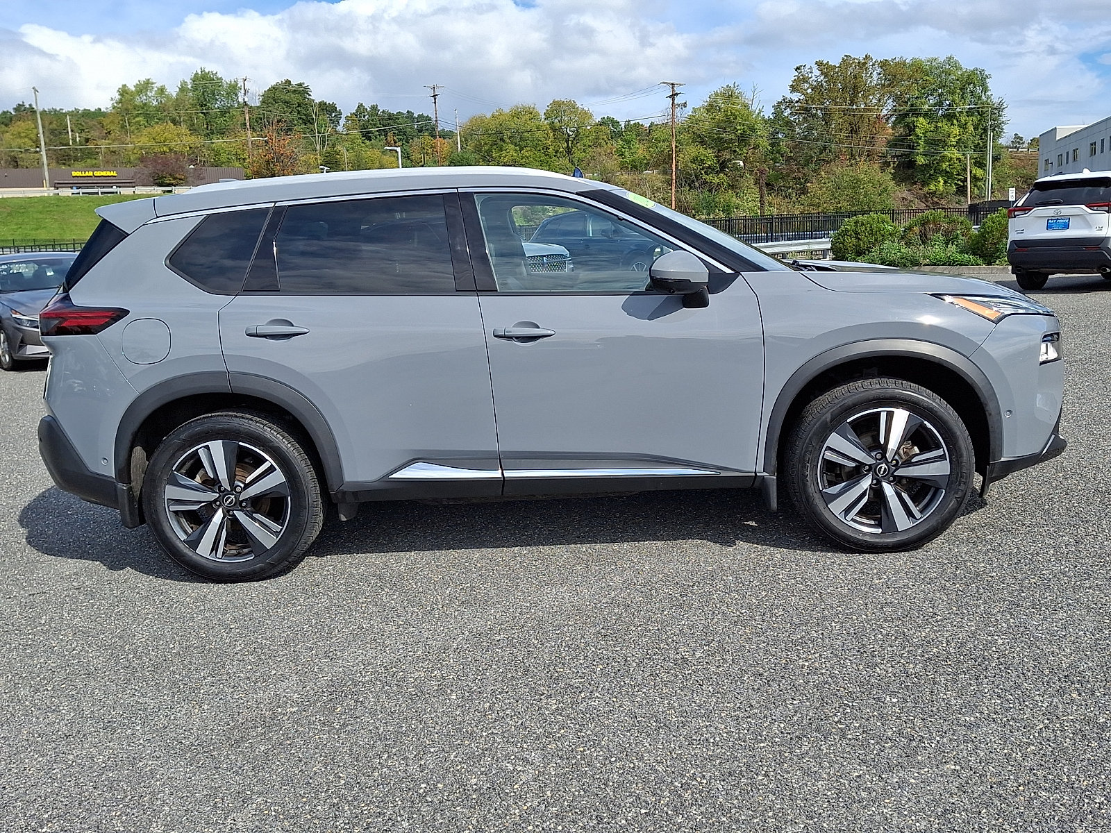 Used 2023 Nissan Rogue SL w/ SL Premium Package AWD/4WD image 8