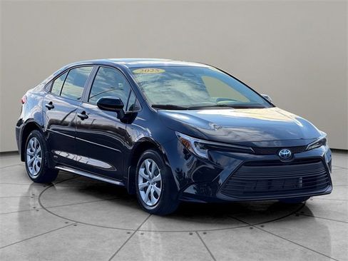 Used 2025 Toyota Corolla LE image 8