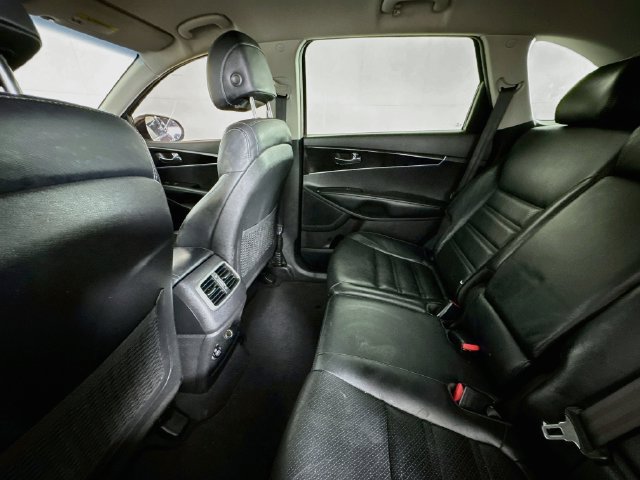 Used 2017 Kia Sorento FWD w/ LX Convenience Package image 22