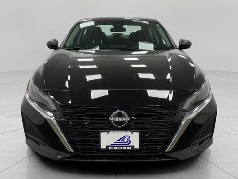 Certified 2025 Nissan Altima 2.5 SV FWD image 9