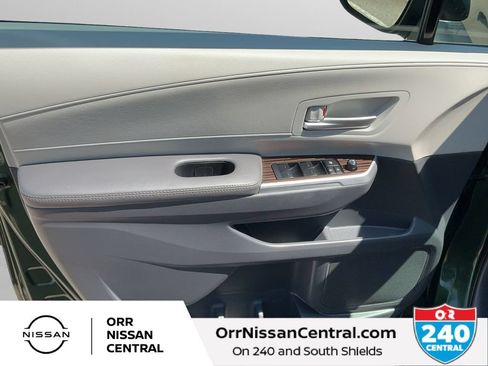 Used 2024 Toyota Sienna XLE FWD image 17