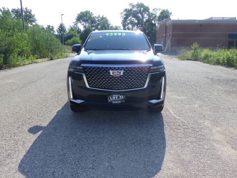 Used 2021 Cadillac Escalade Premium Luxury AWD/4WD image 4