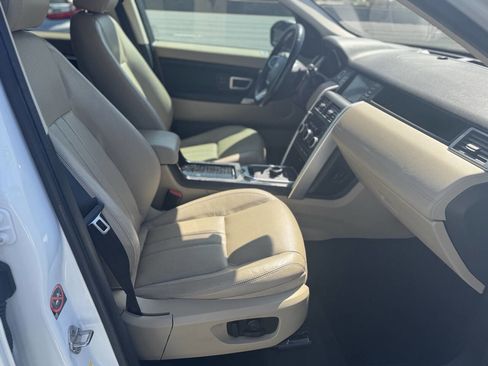 Used 2017 Land Rover Discovery Sport HSE image 19