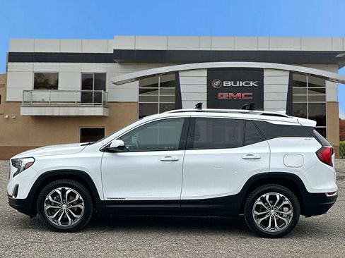 Used 2019 GMC Terrain SLT w/ Preferred Package AWD/4WD image 2