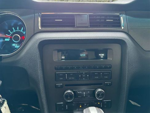 Used 2013 Ford Mustang Coupe RWD image 15