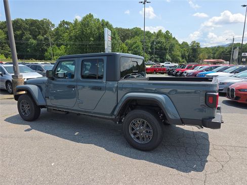 New 2026 Jeep Gladiator Sport AWD/4WD image 5