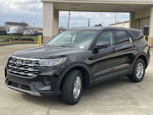 New 2026 Ford Explorer Active image 7