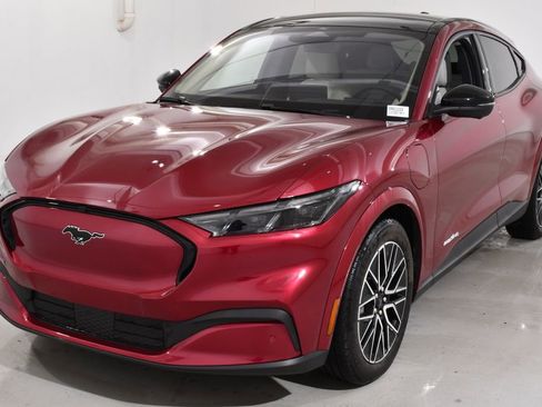 Used 2025 Ford Mustang Mach-E Premium image 2