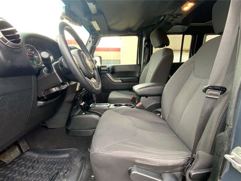 Used 2018 Jeep Wrangler Unlimited Sport S image 10