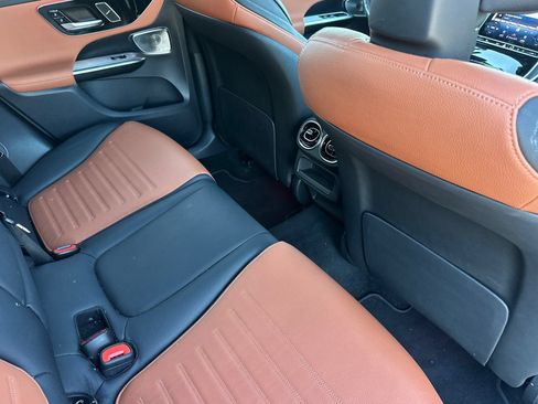 Used 2023 Mercedes-Benz GLC 300 image 18