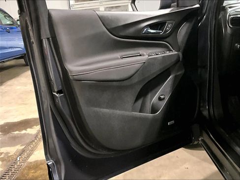 Certified 2022 Chevrolet Equinox RS w/ RS Leather Package image 9