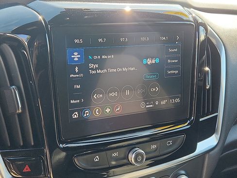 Used 2022 Chevrolet Traverse LT image 16