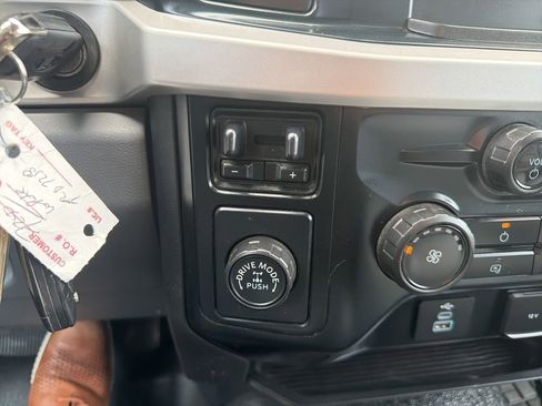 Used 2023 Ford F250 XL image 21