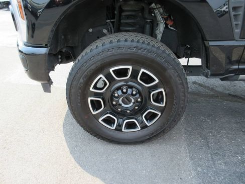 Used 2026 Ford F250 Platinum AWD/4WD image 16