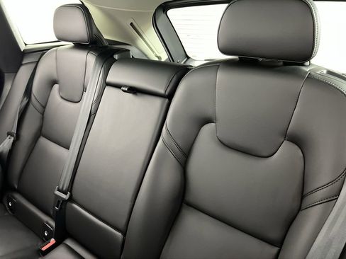 Certified 2025 Volvo XC60 B5 Core w/ Climate Package image 24