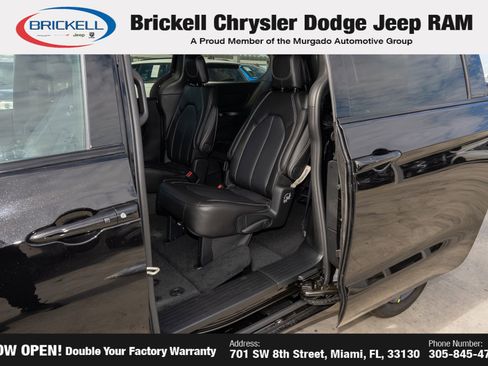 New 2026 Chrysler Pacifica Select image 12