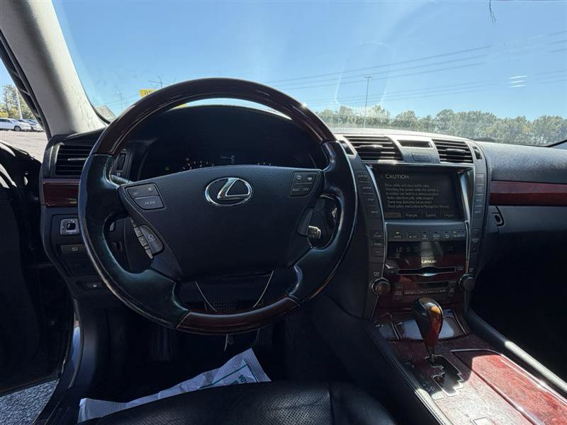 Used 2007 Lexus LS 460 w/ Comfort Pkg RWD image 19