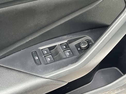 Used 2019 Volkswagen Jetta SE FWD image 13