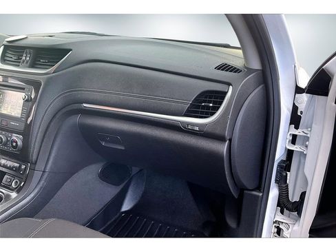 Used 2017 Chevrolet Traverse LT image 26