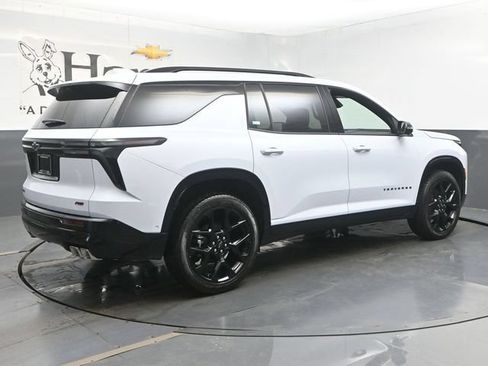 New 2026 Chevrolet Traverse RS w/ LPO, Floor Liner Package FWD image 29