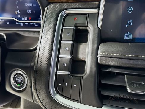Used 2023 Chevrolet Suburban Premier AWD/4WD image 20
