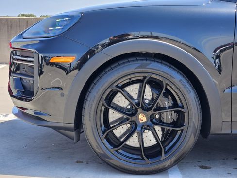 Certified 2026 Porsche Cayenne Turbo GT AWD/4WD image 13