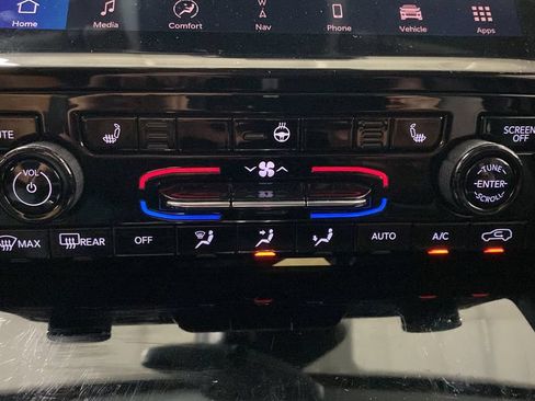 Used 2022 Jeep Grand Cherokee L Limited AWD/4WD image 19