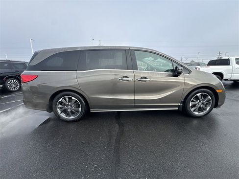 Used 2022 Honda Odyssey Elite image 9