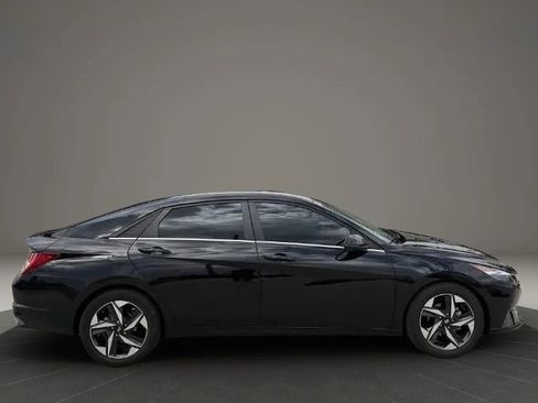 Used 2021 Hyundai Elantra SEL w/ Convenience + Premium Package FWD image 8