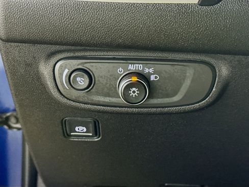 Used 2023 GMC Terrain SLE w/ Driver Convenience Package image 14