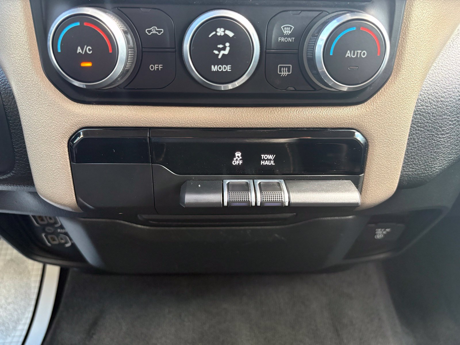 Used 2022 RAM 1500 Laramie AWD/4WD image 39