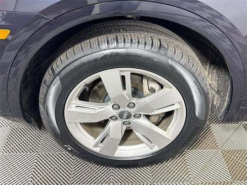 Used 2018 Audi Q5 2.0T Premium Plus w/ Premium Plus Package image 4