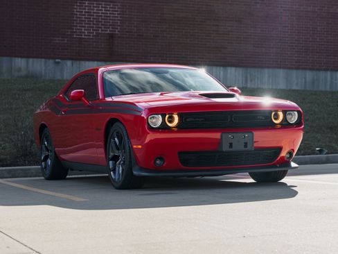 Used 2022 Dodge Challenger R/T w/ Blacktop Package image 1