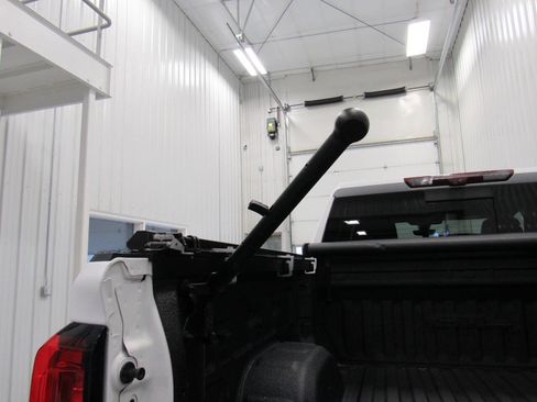 Used 2021 GMC Sierra 1500 AT4 w/ AT4 Premium Package image 23