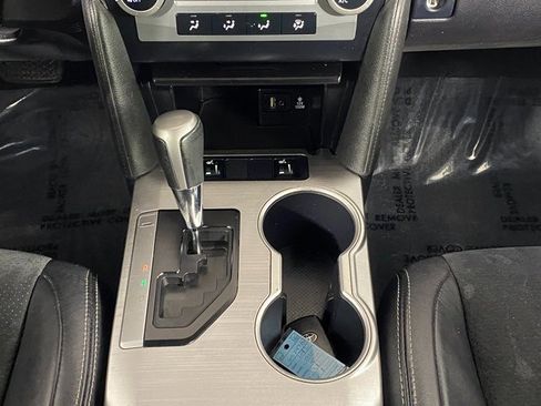 Used 2012 Toyota Camry SE image 16