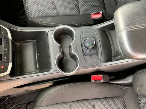 Used 2022 GMC Terrain SLE w/ Elevation Edition image 14