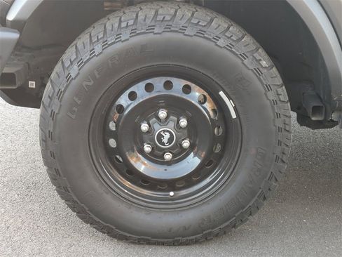 Used 2022 Ford Bronco Wildtrak image 10