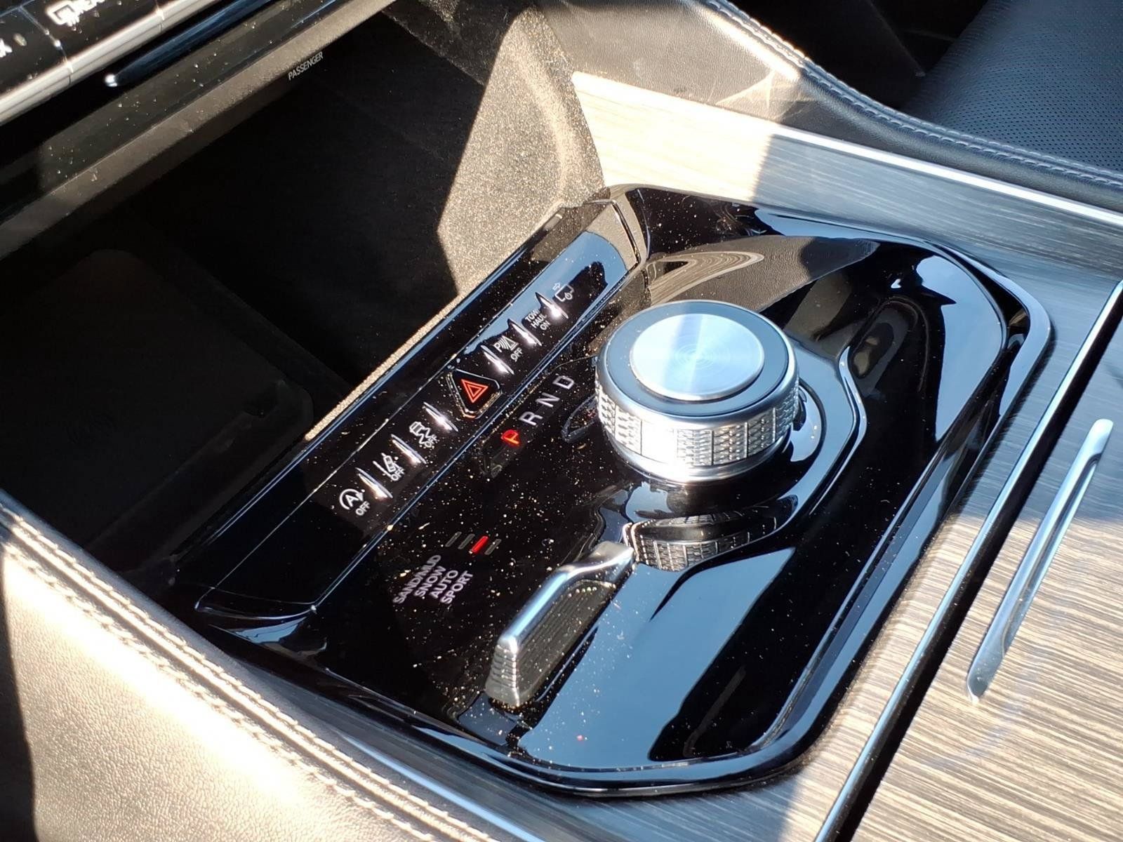Used 2023 Jeep Wagoneer Series II AWD/4WD image 19