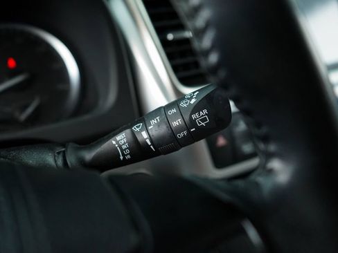 Used 2019 Toyota Highlander Limited FWD image 34