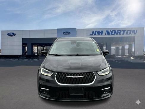 Used 2024 Chrysler Pacifica Touring-L FWD image 10