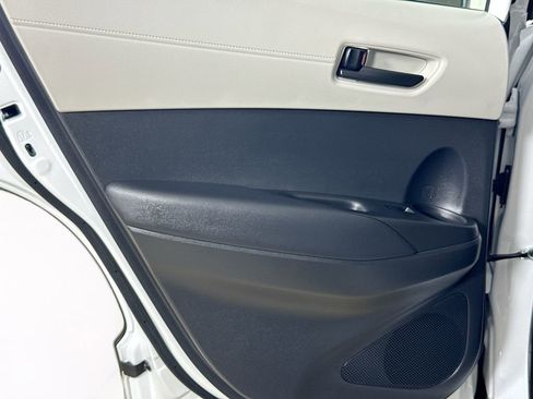 Certified 2025 Toyota Corolla Cross L image 21