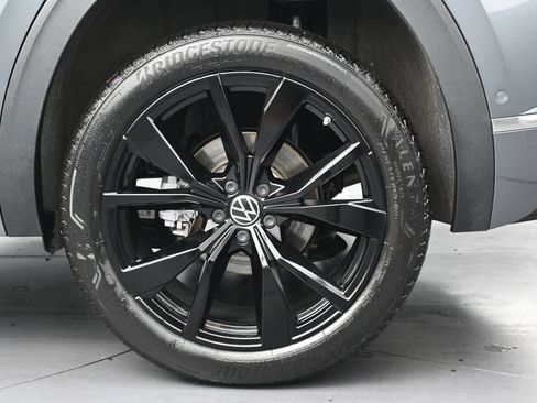 Used 2025 Volkswagen Atlas Cross Sport SEL Premium R-Line AWD/4WD image 35
