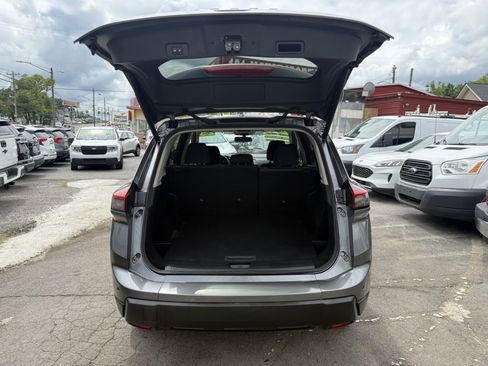 Used 2025 Nissan Rogue SV AWD/4WD image 8