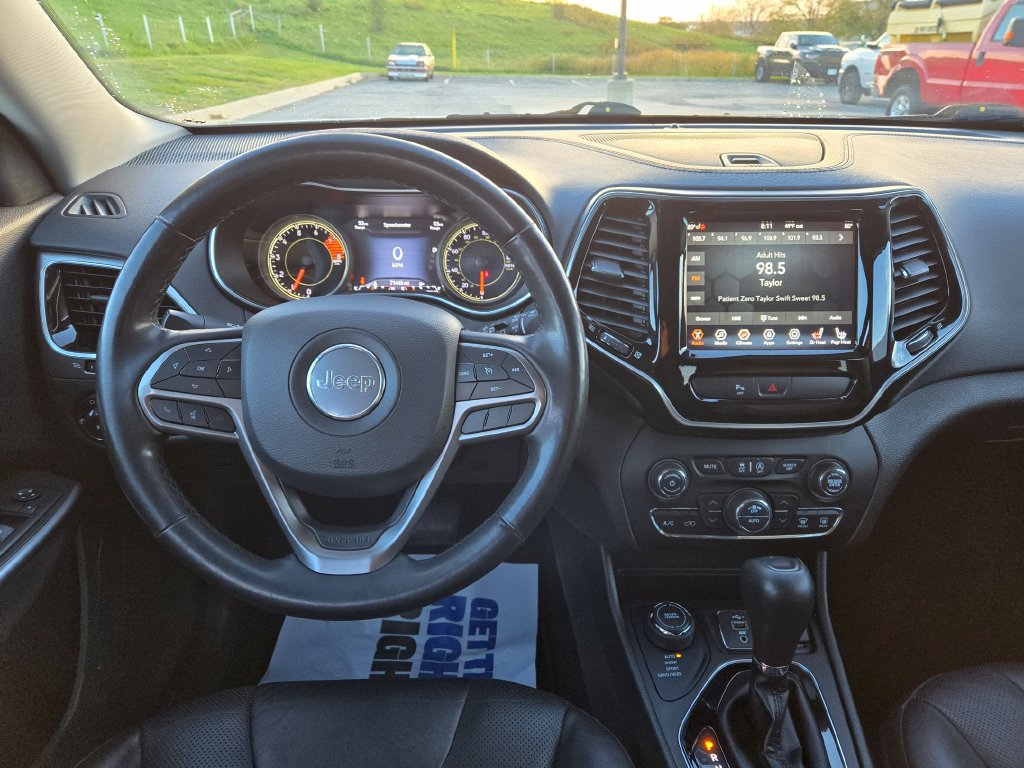 Used 2019 Jeep Cherokee Limited AWD/4WD image 16